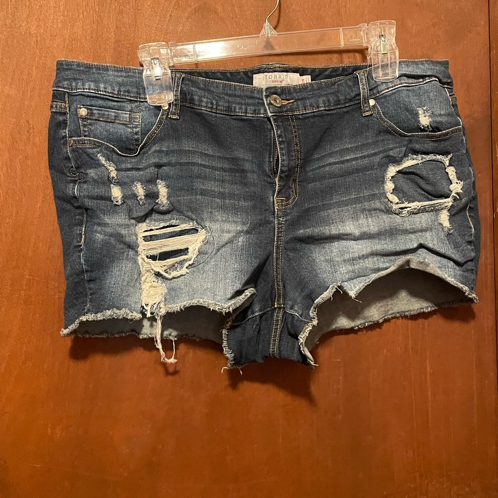 Torrid distressed Shorties 24 Darkwash